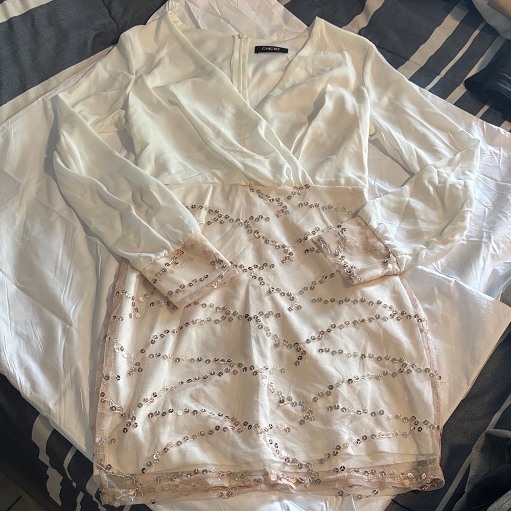 Chic me White lace sequin dress sz smalll neon